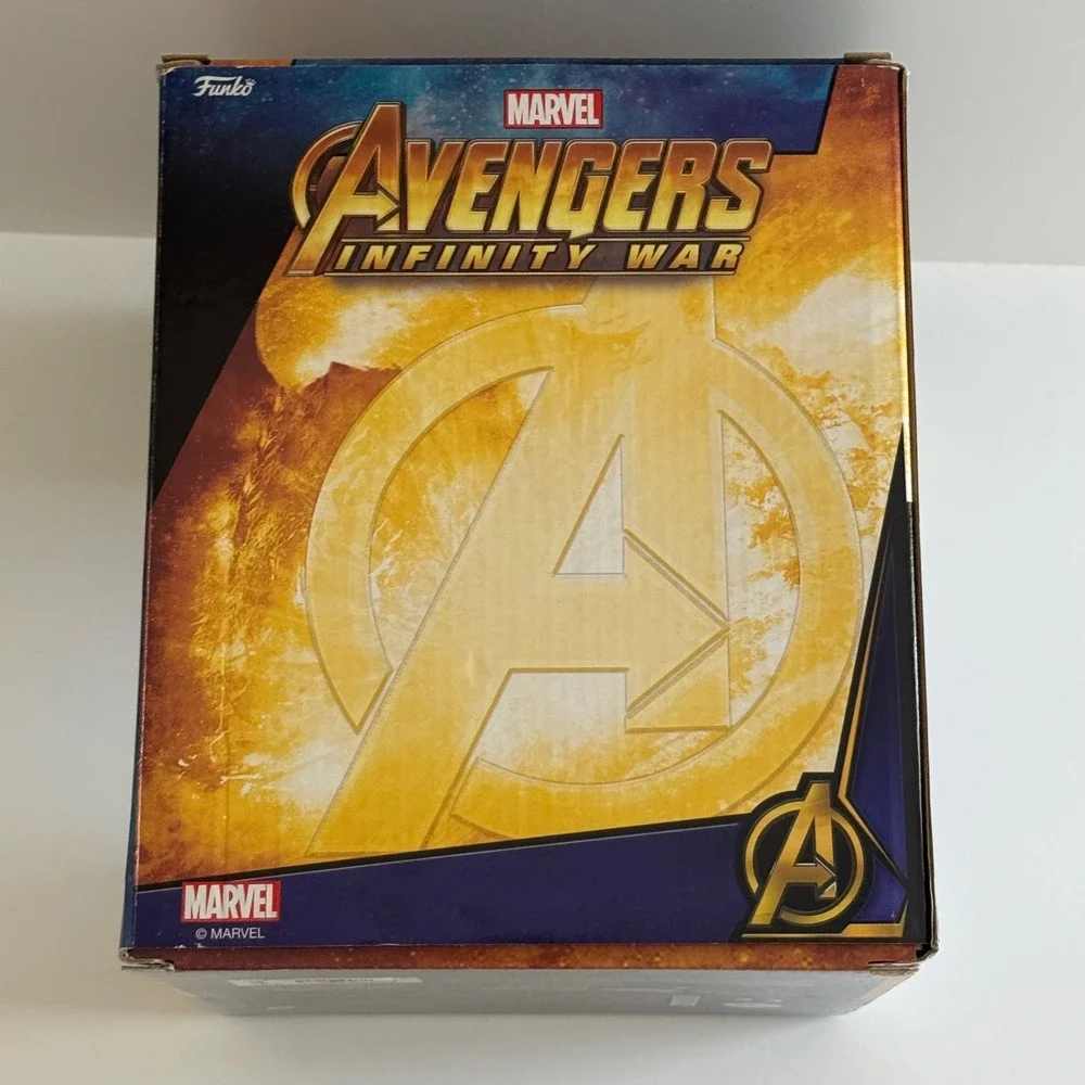 Funko Pop! Marvel Avengers Infinity War Gauntlet Hot Topic Exclusive Display New